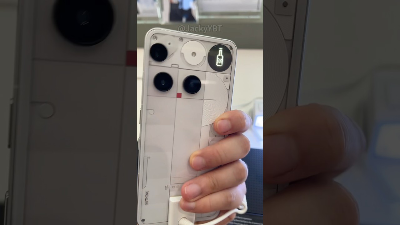 Nothing Phone 3 White first look! 