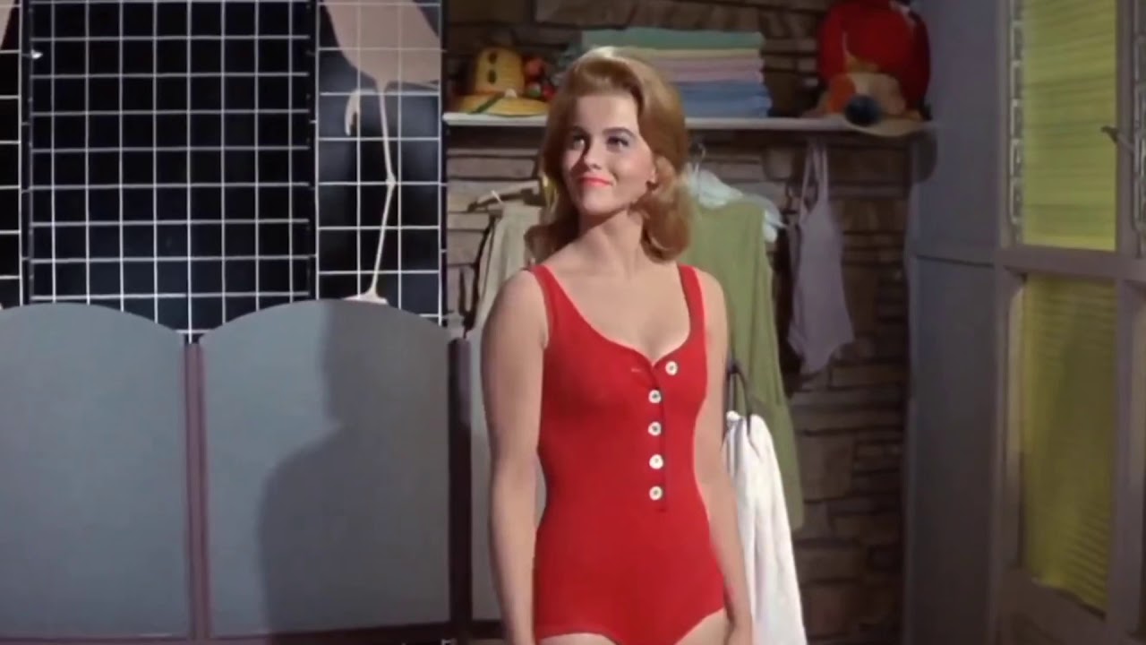 Elvis Presley - She’s Not You (Music Video)