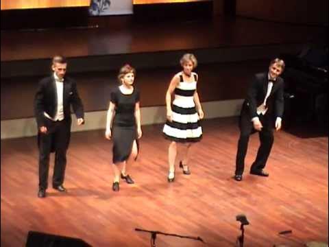 Чечетка танец. Квикстеп бальные танцы. Степ стиль танца. Чечетка танец. Степ вид танца.