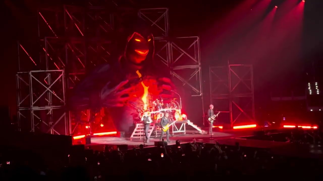 Disturbed - Indestructible - Live in Fort Worth Texas