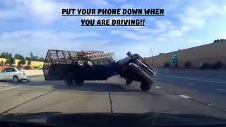 Put your phone down when you are driving!! 📱🚫