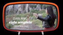 Dian Anic - Cinta Sengketa (Official Music Video) - Durasi: 5:59. Dian Anic - Cinta Sengketa (Official Music Video) - Durasi: 5:59.
