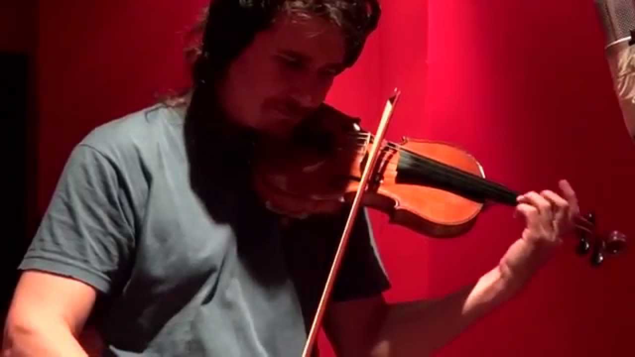 AVE TIERRA - "En la Luz y en la Oscuridad" - El Hombre Nuevo (2014) (c/ Federico Terranova)