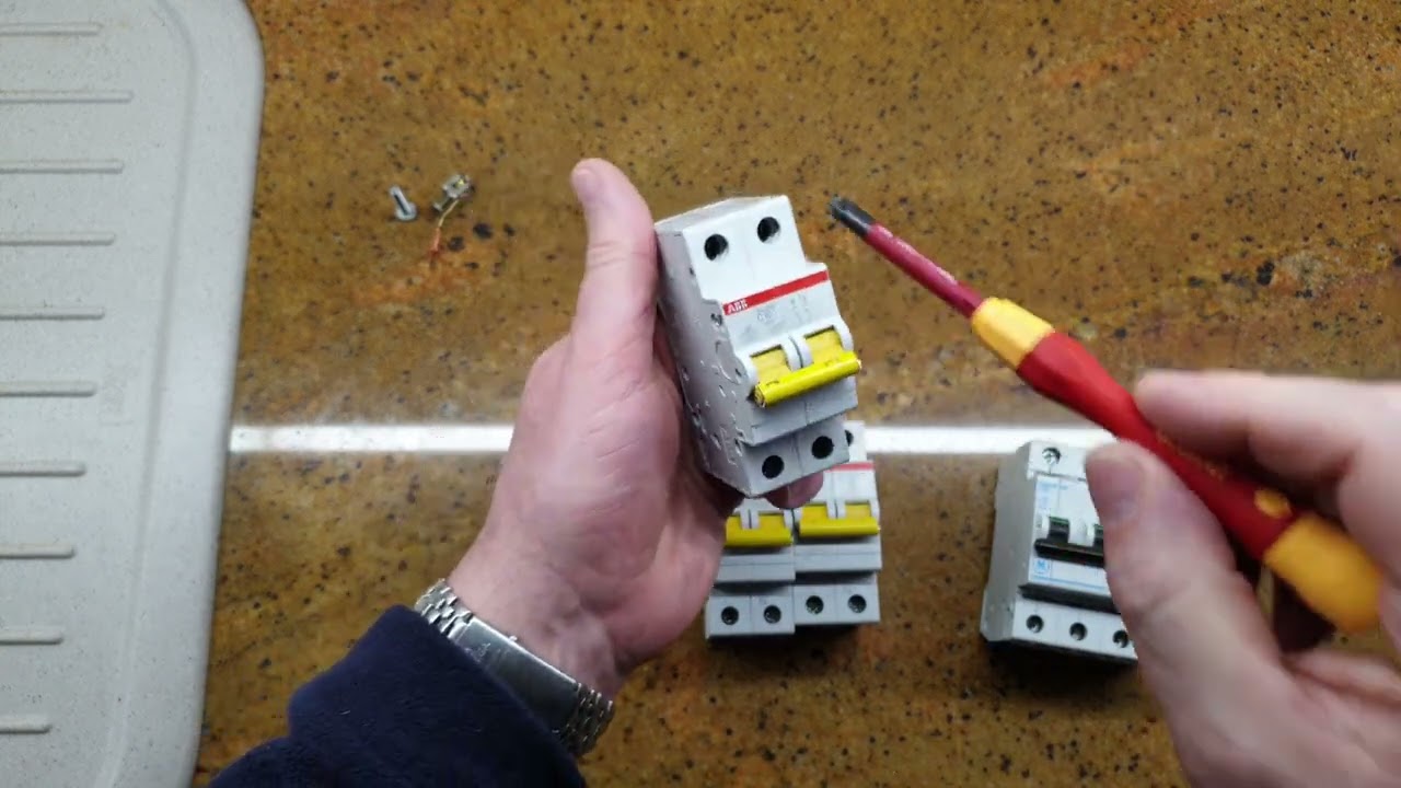 El Par de apriete en los Cuadros Eléctricos y la Ergonomía. Wiha Speede 2