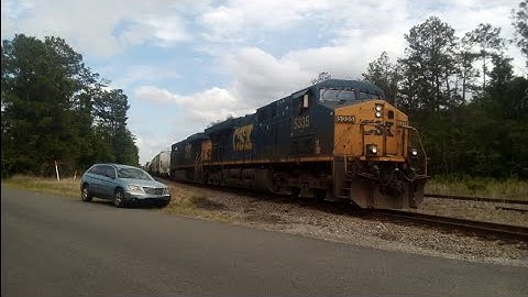 CSX power!!! CSX #5335 leads a very slow happy WB UP M-NOEW manifest out of Livonia, Louisiana!!!