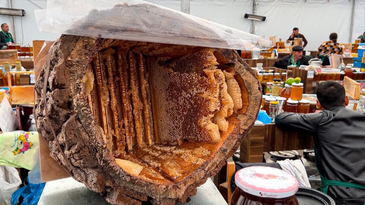 250 пчеловодов привезли свою продукцию на ярмарку меда в Баку