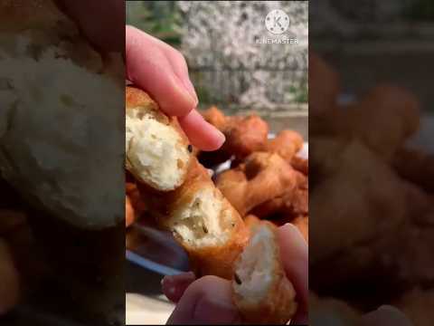 عجينة الزلابيا الممي زة ع طريقتي وفي فديو بالتفصيل ع قناتي