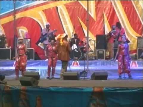 PAPA WEMBA EN CONCERT A LA FIKIN
