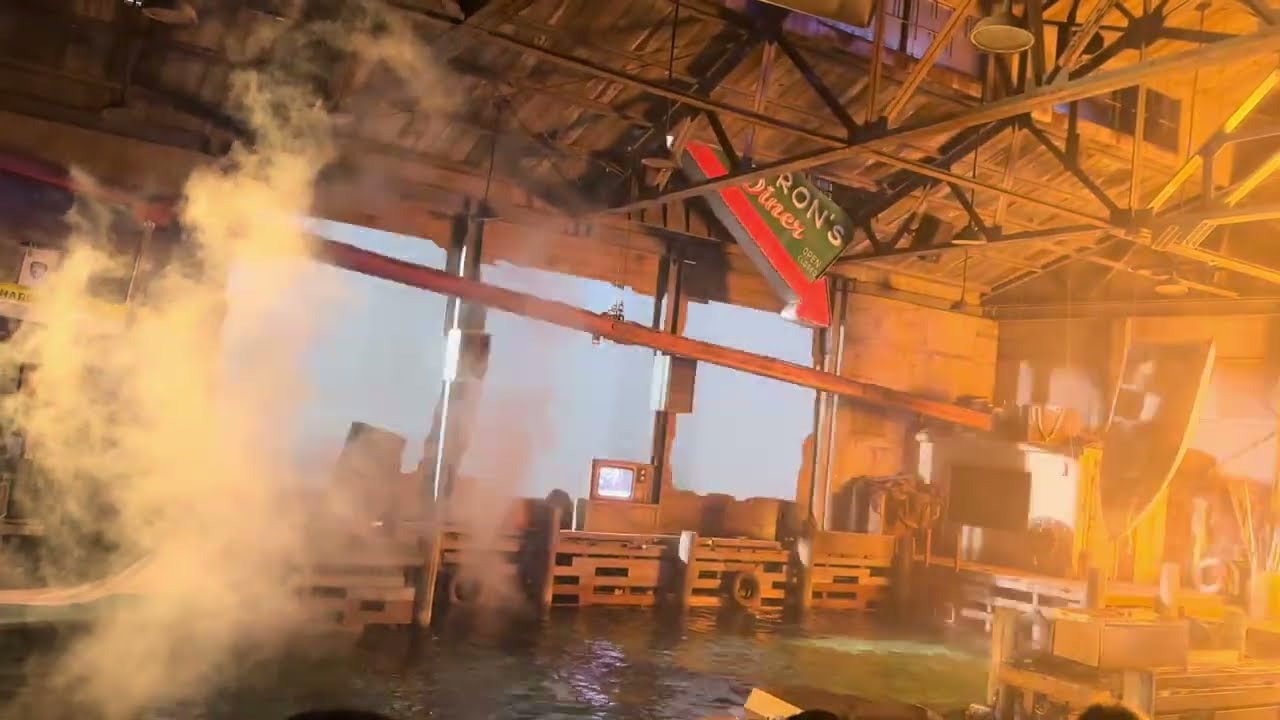 [4K] Major Hurricane Special Effect Show - Lights! Camera! Action! at Universal Studios Singapore