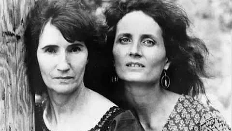 Hazel Dickens & Alice Gerrard  The One I Love Is G...