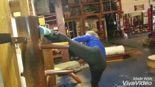 Wing Chun Kung Fu on the Traditional Wooden Dummy:  Technique with Flexibility and Core Strength screenshot 2