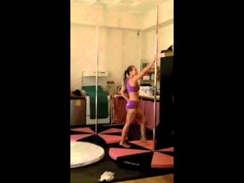 pole-dance-to-britney-spears-"everytime"