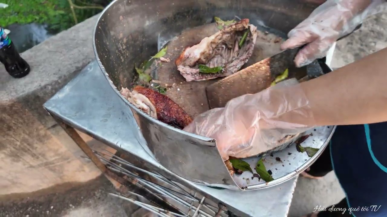 Đầu năm - Vịt nướng lá mắc mật