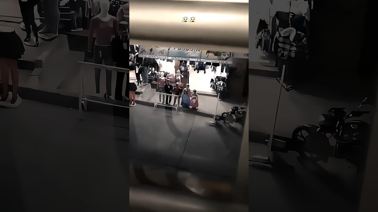 Bro merekam sebuah manekin yang mata nya tiba tiba berkedip 😱 