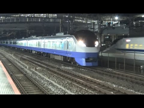 白青同士！東海道新幹線と並走しながら青いフレッシュひたちリバイバル塗装E657系が夜の田町駅前を通過
