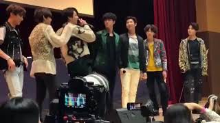 [ENG SUB] 180527 Fansign moment: Jungkook open up about his 8-pack abs!