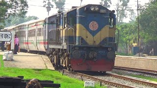 Rupsha Express (Khulna - Chilahati ) of Bangladesh Railway passing the Station || BD RAIL