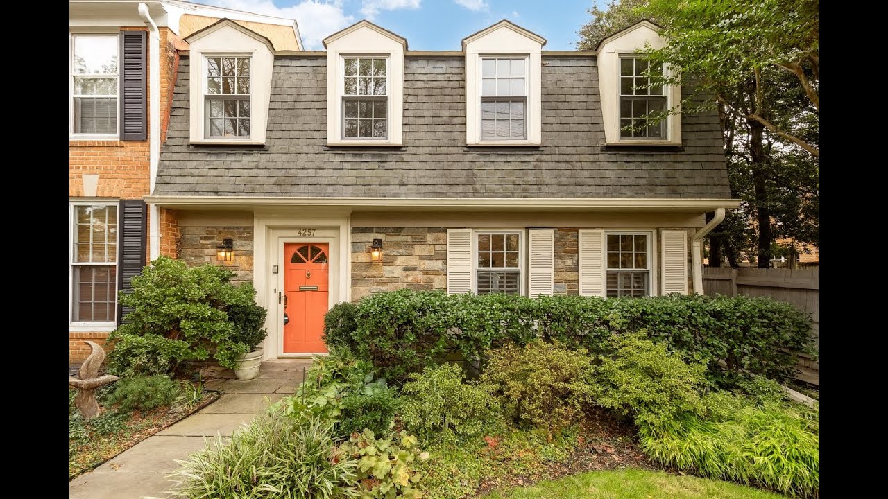 4257 Fordham Rd NW | Spacious End-Unit Townhome in Spring Valley