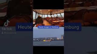 Unwetter in Hamburg: Welle zerstört Schiff! Heftig, aber keine ernsthaft Verletzten! #shorts
