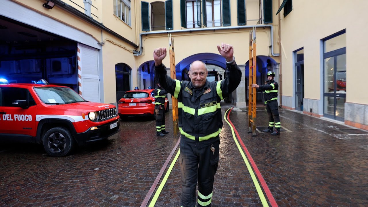 Saluto al Capo Reparto Fabrizio Rossi Vigile del fuoco