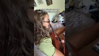 She is not that great #strum #beginnerguitar #guitarhack #guitarist #guitar