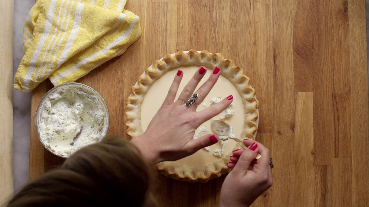 The Perfect Spring Dishes For A Backyard Brunch - Watch as food writer and recipe developer Alison Roman creates a delicious backyard brunch for a group of friends. She celebrates the season’s freshest ingredie