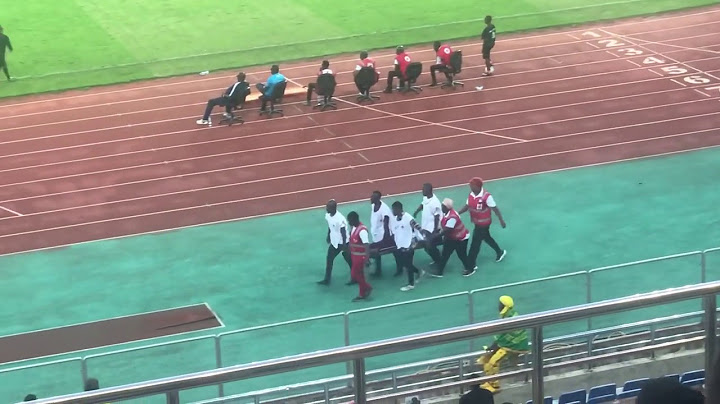 SIMBA 4 VS YANGA 1 -SHABIKI WA YANGA AANGUKA UWANJANI, JUMA ABDUL AOMBA RADHI MASHABIKI
