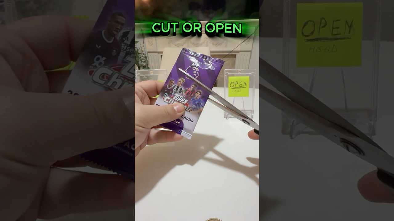 I cut open a Chrome Premier League pack 🔪 