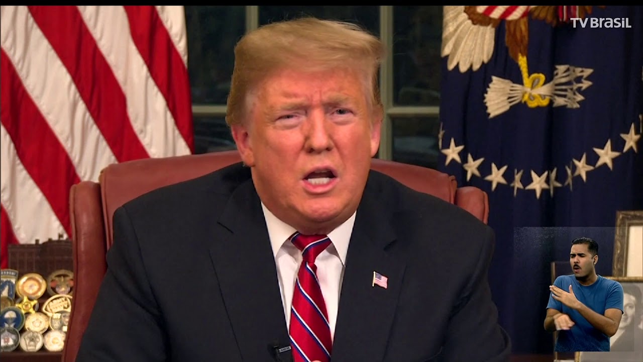 Trump pede apoio para construir muro