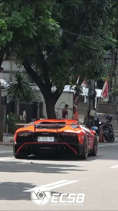 LAMBO REPLIKA SENGGOL DONG! 🤣 (Aventador Bukan KW Palsu Indonesia) #exoticcarsbandung #shorts
