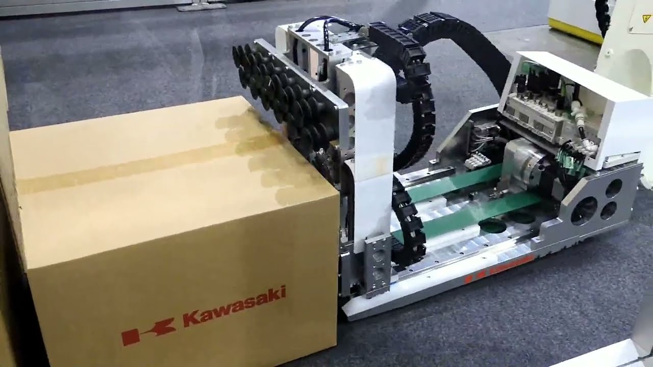 川崎重工業が物流に注力。デパンニングロボを開発した【ロボット