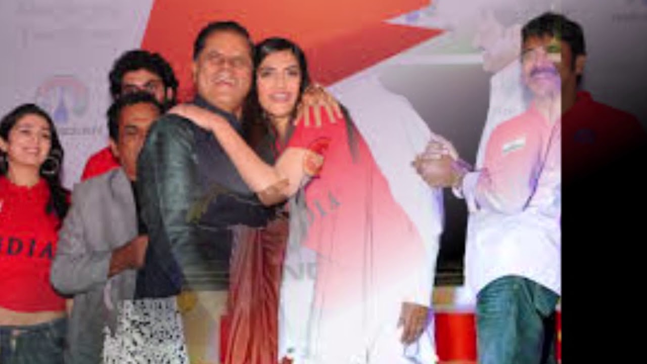 Politician and producer Subbi Rama Reddy with his family | Subbi Rama Reddy with his family rare