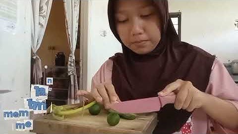 Tugas Informatika.membuat Vlog tentang keseharian di rumah.Nama:Karen Nouli Shafira Kelas:9.2