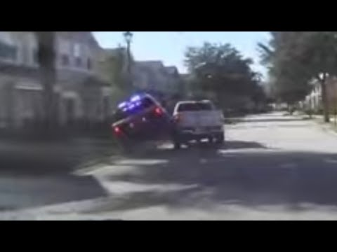 Fugitive Leads Police on Wild Chase Through Neighborhood - YouTube
