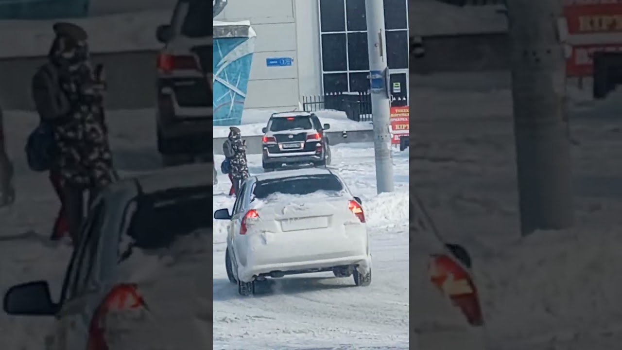 Мини снегоуборщик