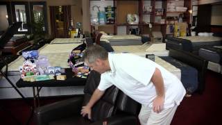 MANHATTAN - Massage Chair - Human Touch(, 2012-11-01T23:43:33.000Z)