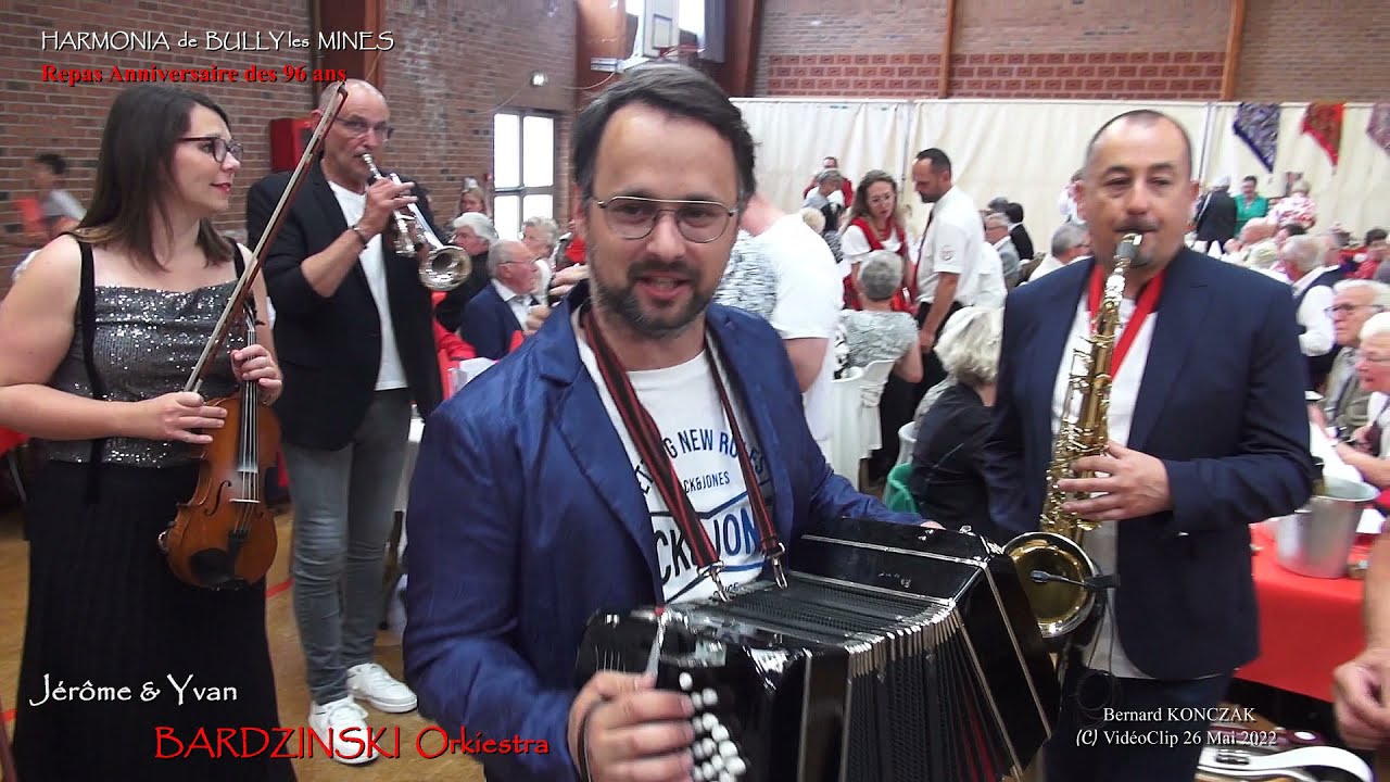 De l'accueil jusqu'au bar, par des musiciens de la Polonia à BULLY les MINES (2)