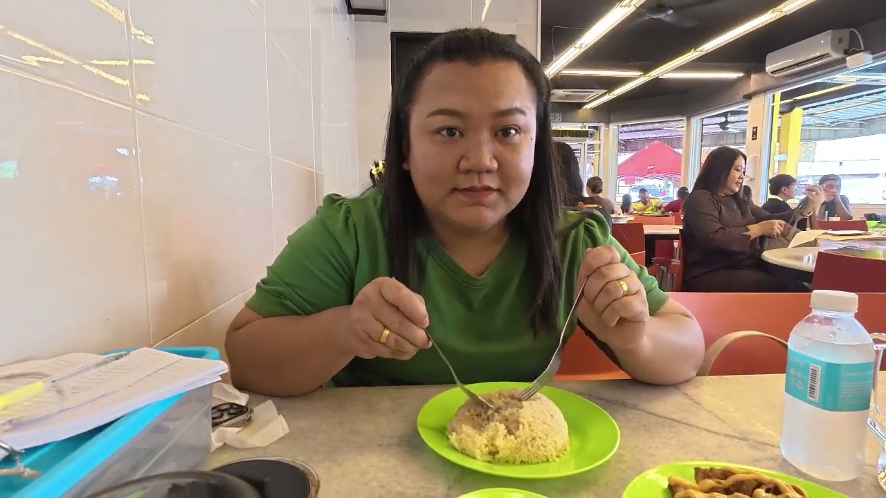 DRIVER GRAB PEREMPUAN BAWA MAKAN NASI AYAM IPOH 404