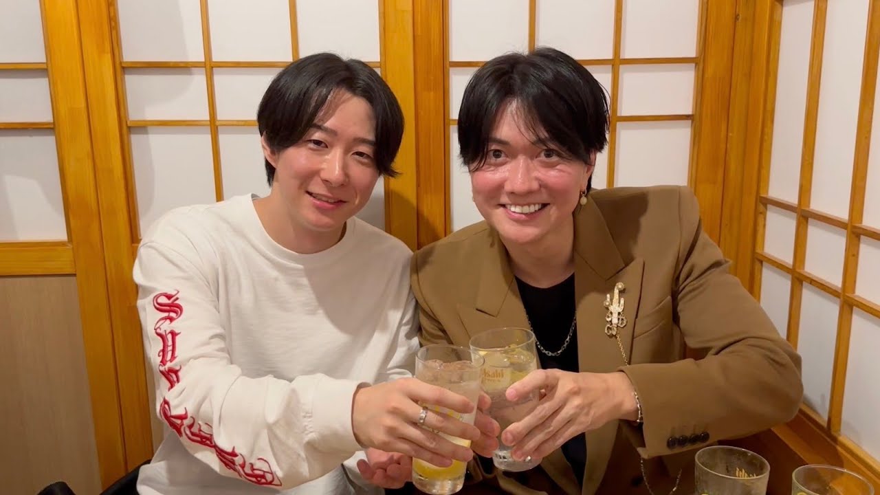 Top YouTuber ヒカルさん、まえっさん、青笹さんの直筆サイン | APPS 