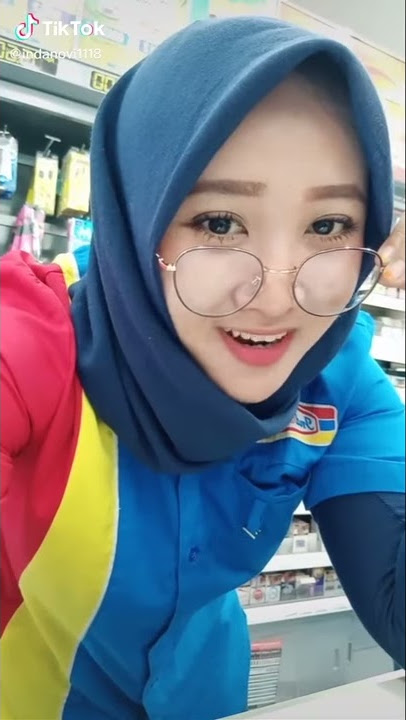 Story whatsapp cewek cantik || indomaret