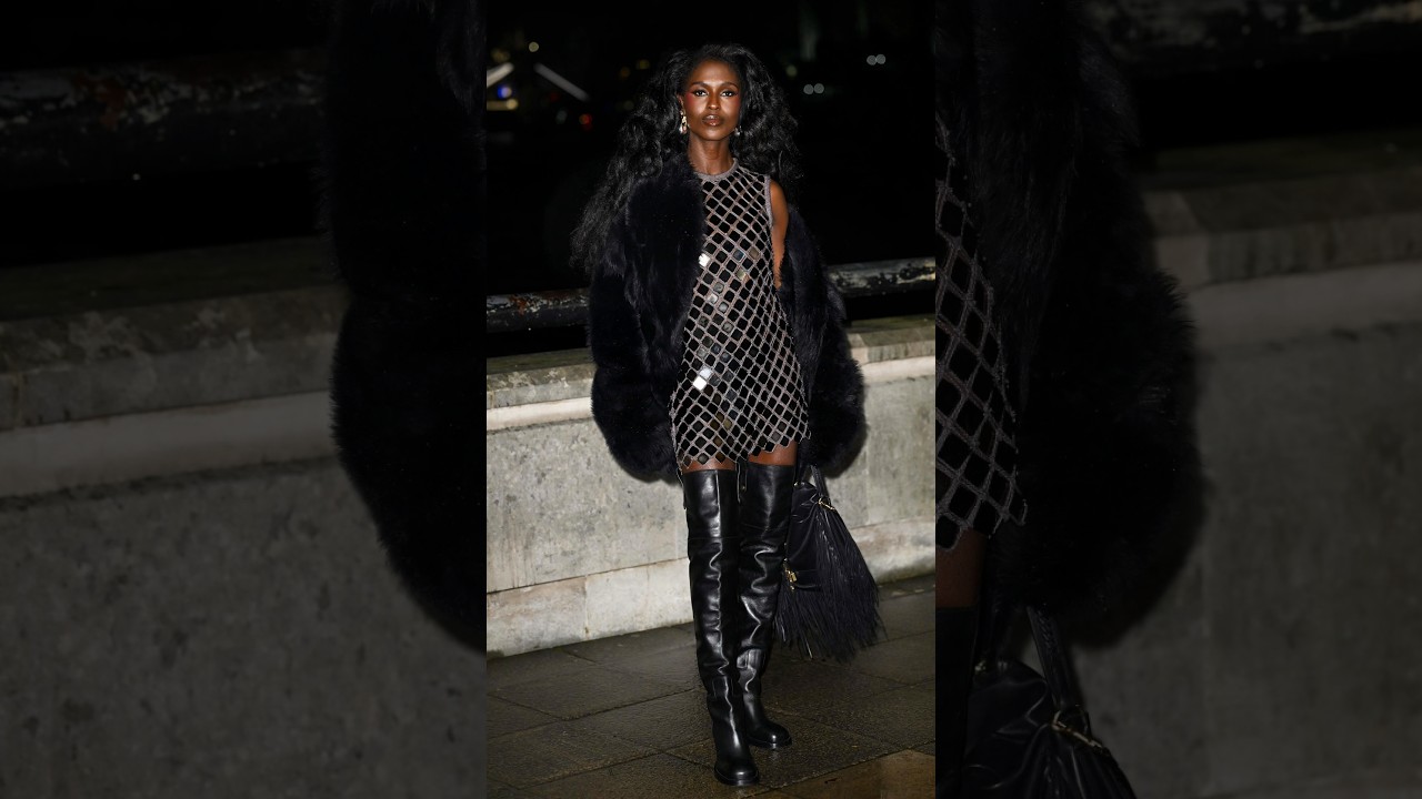Jodie Turner Smith Chić Slay @ Burberry London Fashion Week Show 