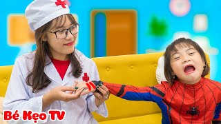 KHI SIÊU ANH HÙNG BỊ ỐM | Như Ý Trở Thành Siêu Nhân Nhện ♥ Bé Kẹo TV