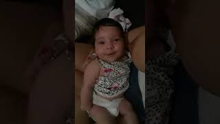 Bebe Mamando E Fazendo Pose Para Self 7 Anos Atrás