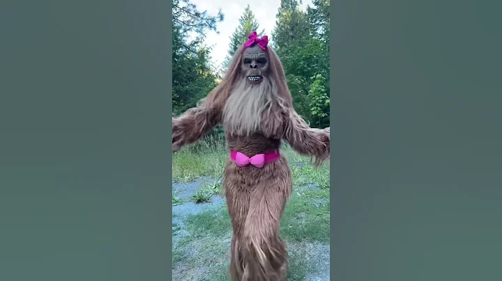 Up close and personal with a sasquatch! 🎀