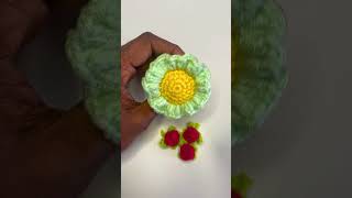 Mini crochet rose bouquet 💐 #crochet,#flowerbouqet,#rosebouquet,#cute,#keychain