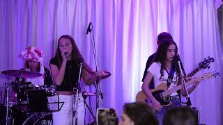 @wavesnwiresband plays @inxs Never Tear Us Apart. At Seagulls Club in Tweed Heads 06