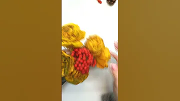 Букет из кленовых листьев