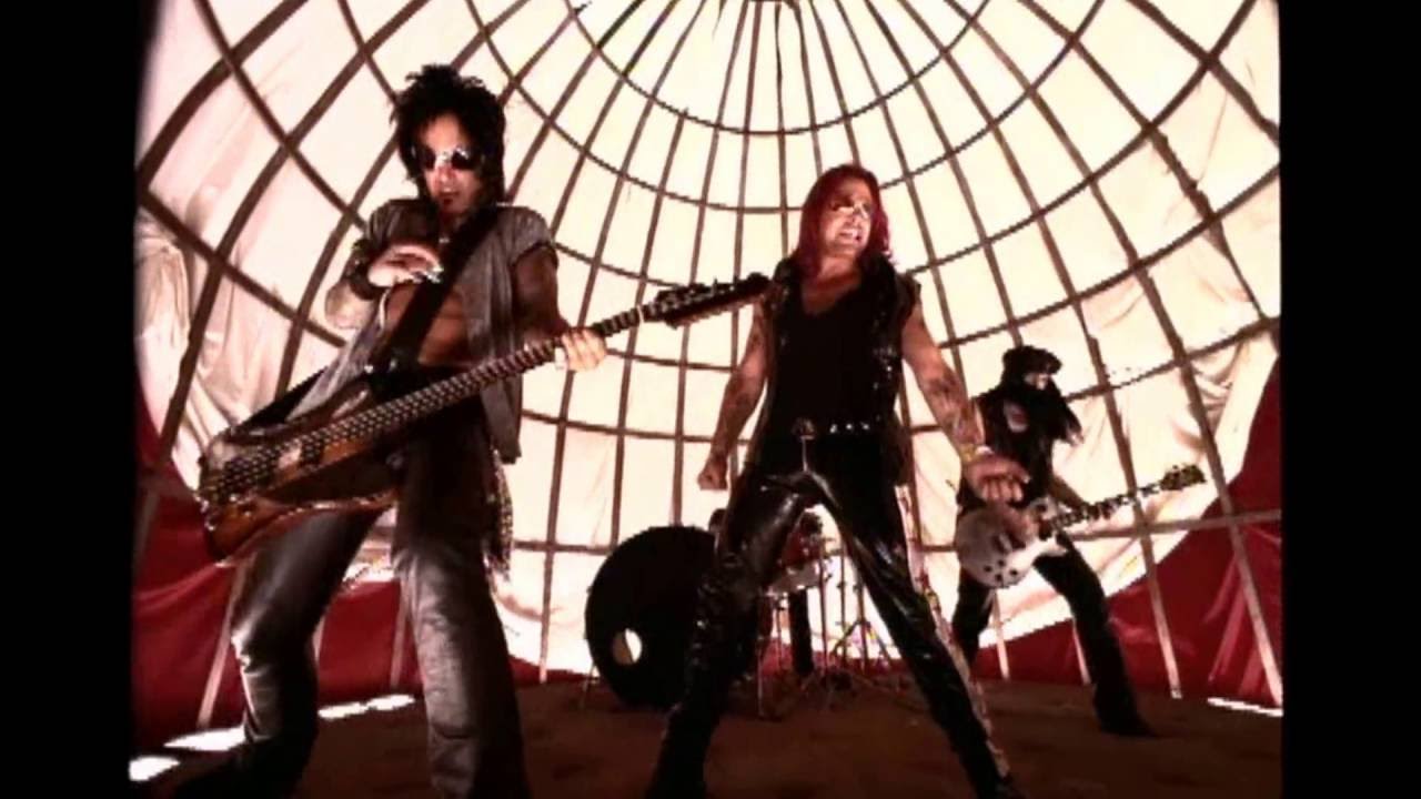 Fact-Checking Mötley Crües Netflix Movie The Dirt pic