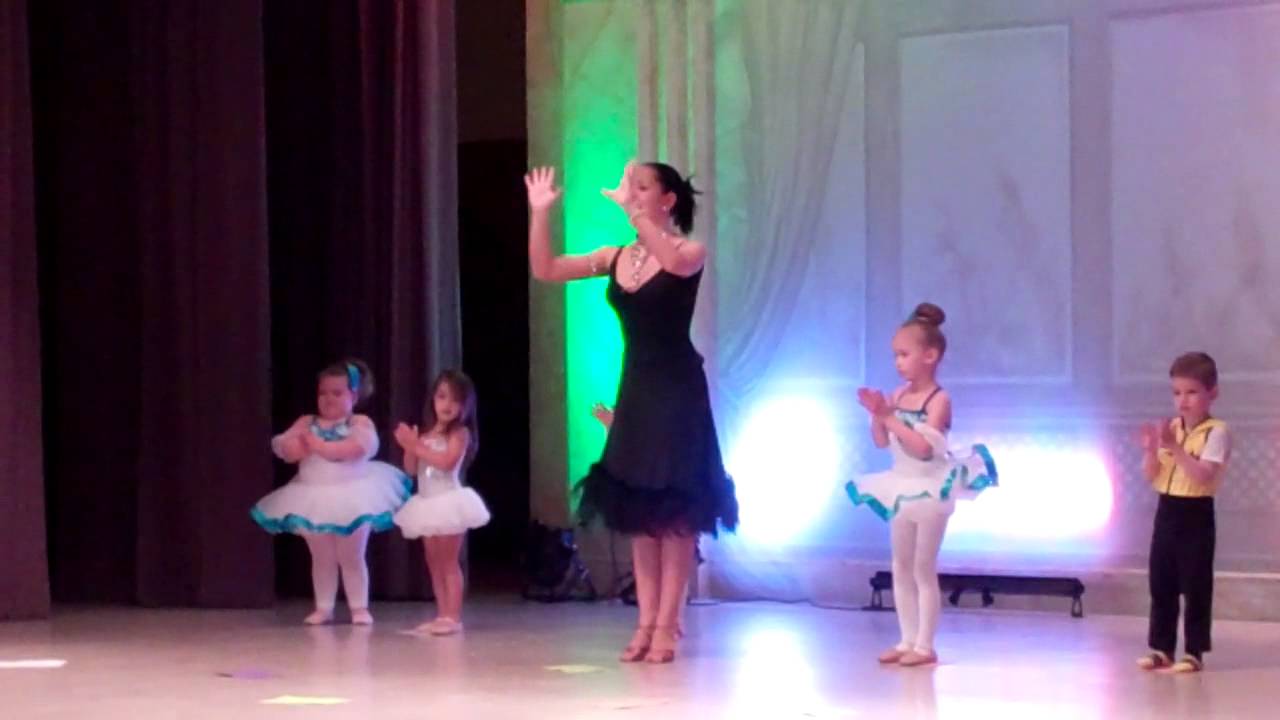 Kids Recital "Chicken Dance" Pre-Ballet & Mini Dance Group 3 - 4 years ...