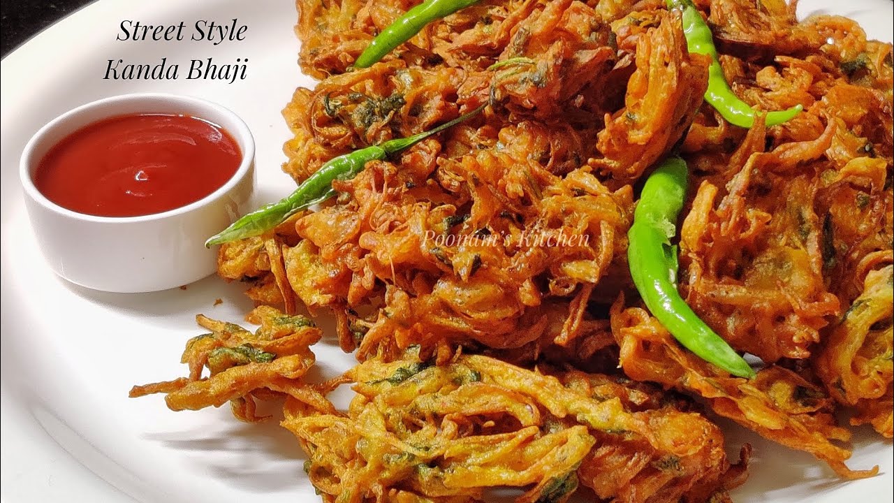 Street Style Kanda Bhaji/ Mumbai Street food Crispy Onion Pakora/ Pyaz